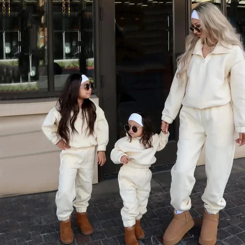 Cozy Winter Fleece Set — Warm Sweatshirt + Pants